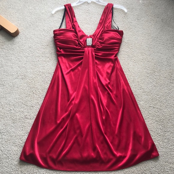 Masquerade Dresses & Skirts - 💟 💃🏻 Red Dress ❤️